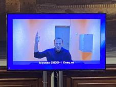 Helybenhagyta a másodfokú bíróság Navalnij előzetes letartóztatását